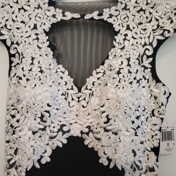 LONG SPECIAL OCCASSION DRESS - Picture 2 of 6